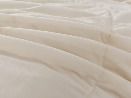 Комплект постельного белья Софи де Марко Энрике (молоко) с одеялом Евро